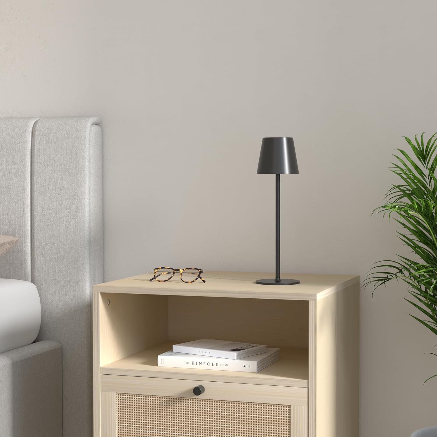 Lampette Table Lamp modern mushroom-shaped table lamp by La Caza Cali