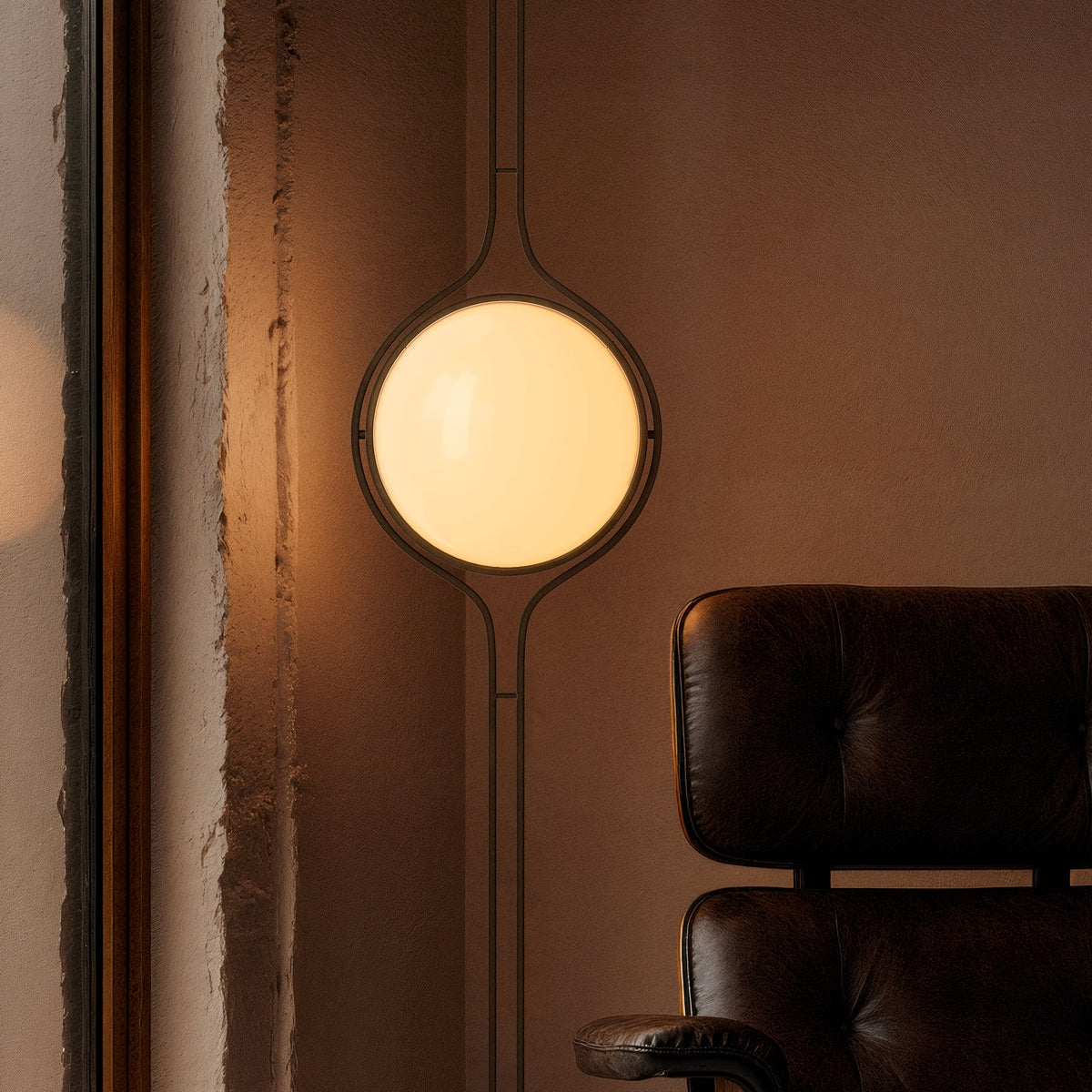 Pluto Floor To Ceiling Lamp