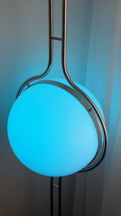 Pluto Floor To Ceiling Lamp evening ambiance with all globes illuminated
