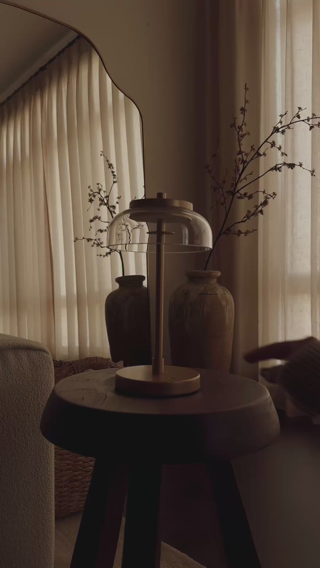 Video of Vinaura Table Lamp demonstrating design and warm ambient lighting by La Caza Cali